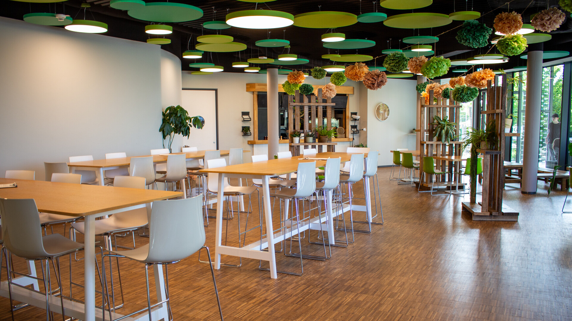 Blick in den Innenbereich des Bistro Tjorven.